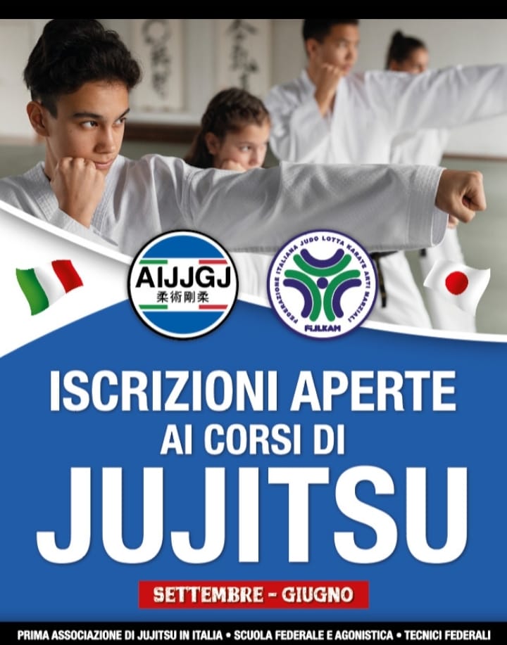 Bambini che praticano arti marziali